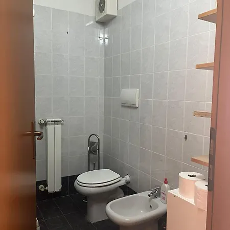 Rum i privatbostad Stanza In Zona Villaggio Olimpico